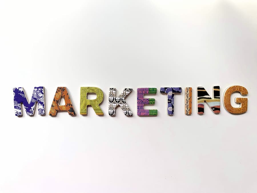 Letters spelling 'Marketing' on a white background - How to start an inbound marketing campaign - Copify blog