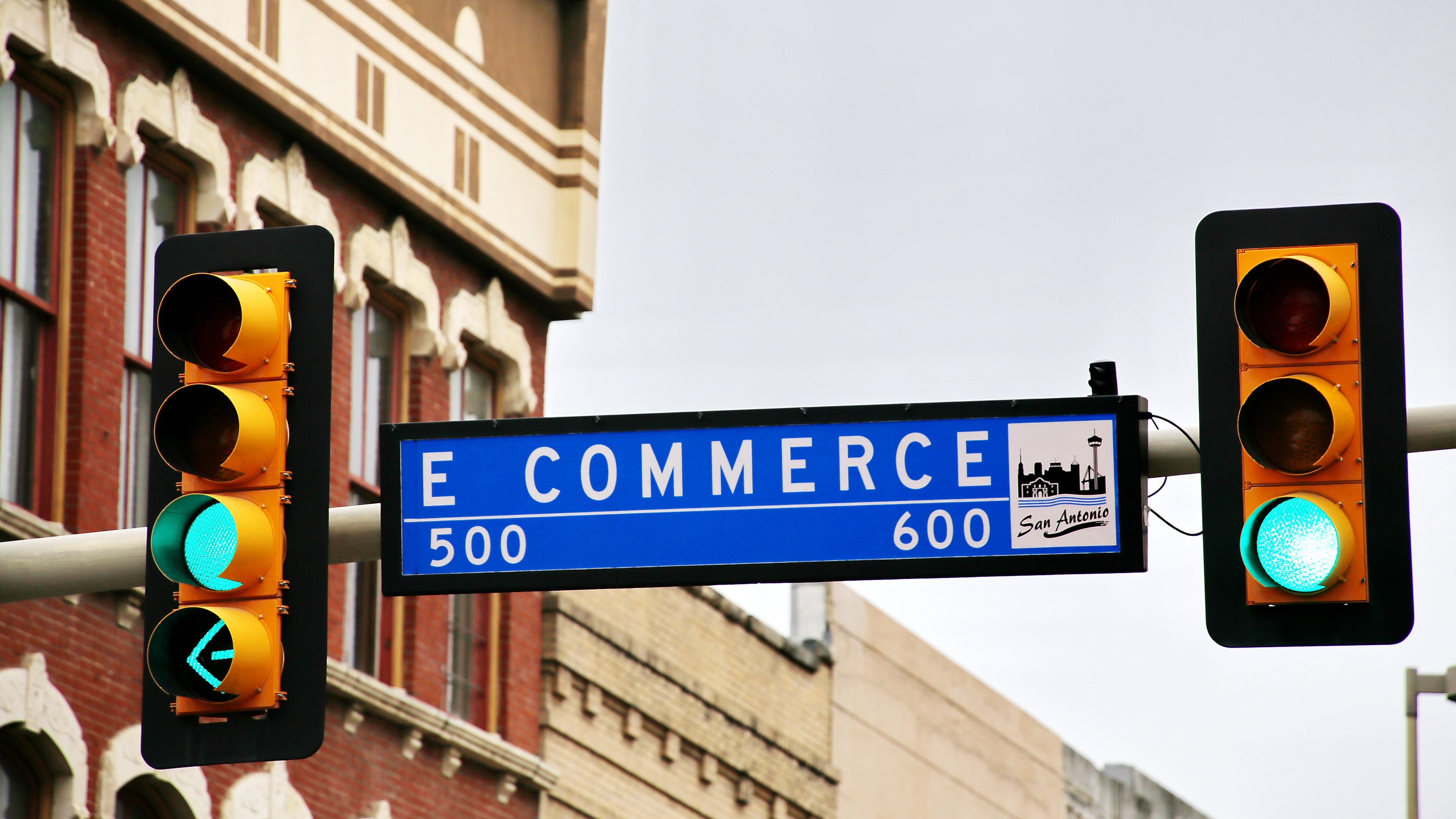 US street sign that says ecommerce - How to do digital marketing for eCommerce websites - Copify blog